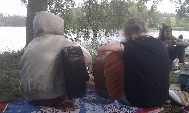 30_06_12_Gitarre_See.jpg