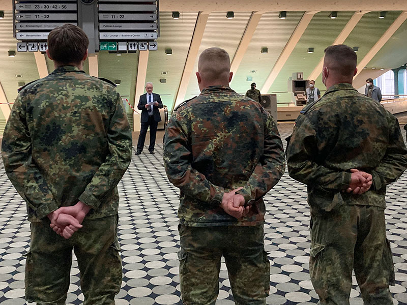 Verabschiedung der Bundeswehr im Impfzentrum ICC