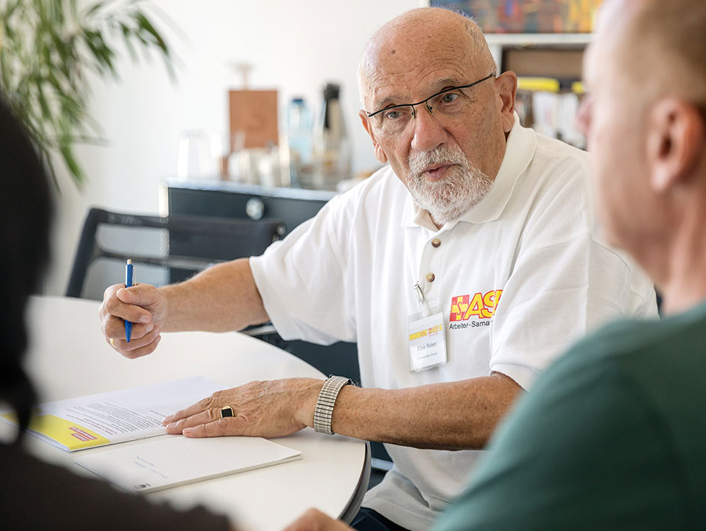 Patientenverfügungsberater mit zwei Klienten