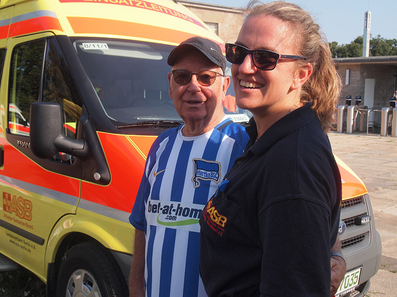 Sanitätsdienst beim Heimauftakt für Hertha