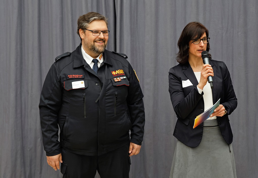 Ehrenamtsnadeln_3cHolgerGross.jpg