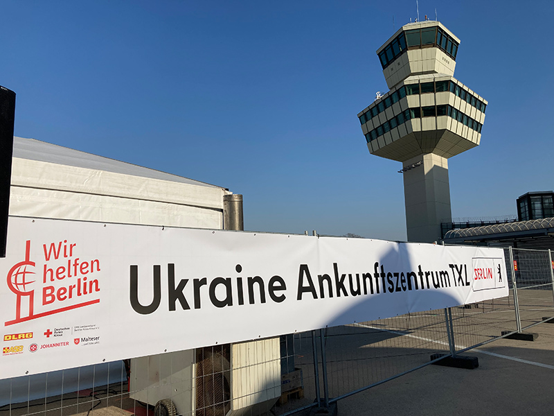 Start Ukraine Ankunftszentrum TXL: Großeinsatz für die Berliner Hilfsorganisationen