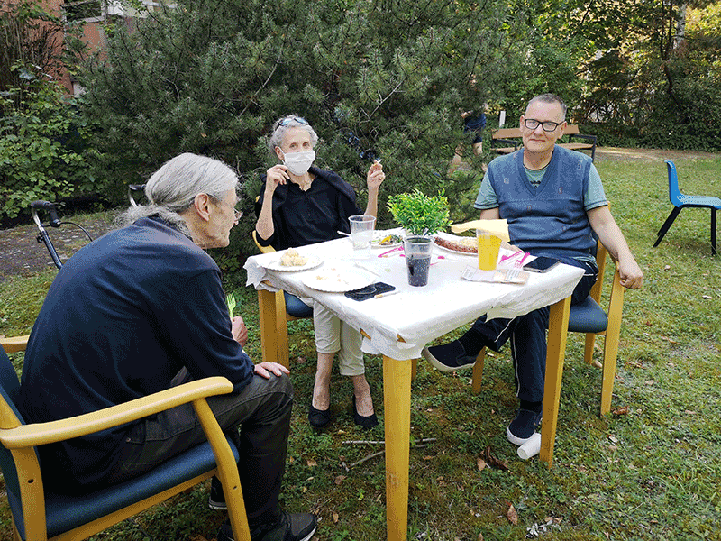 Feiern verbindet - Gartenfest in der Unterkunft „Inklusio“