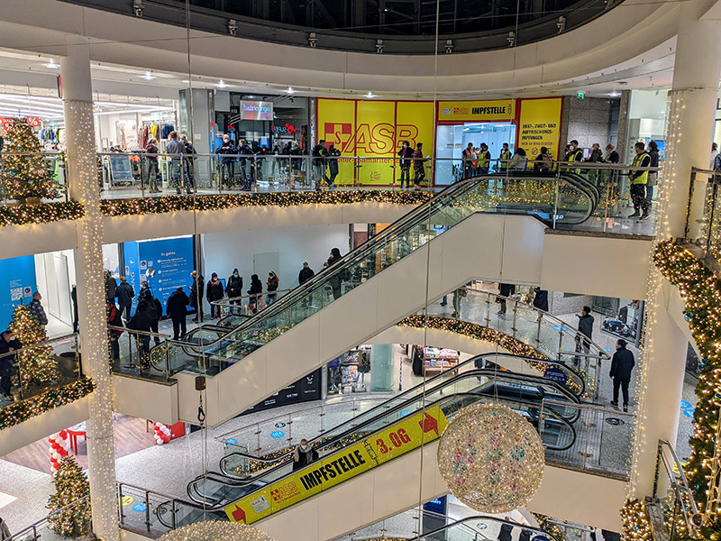 ASB Berlin eröffnet Impfstelle im Ring Center 1