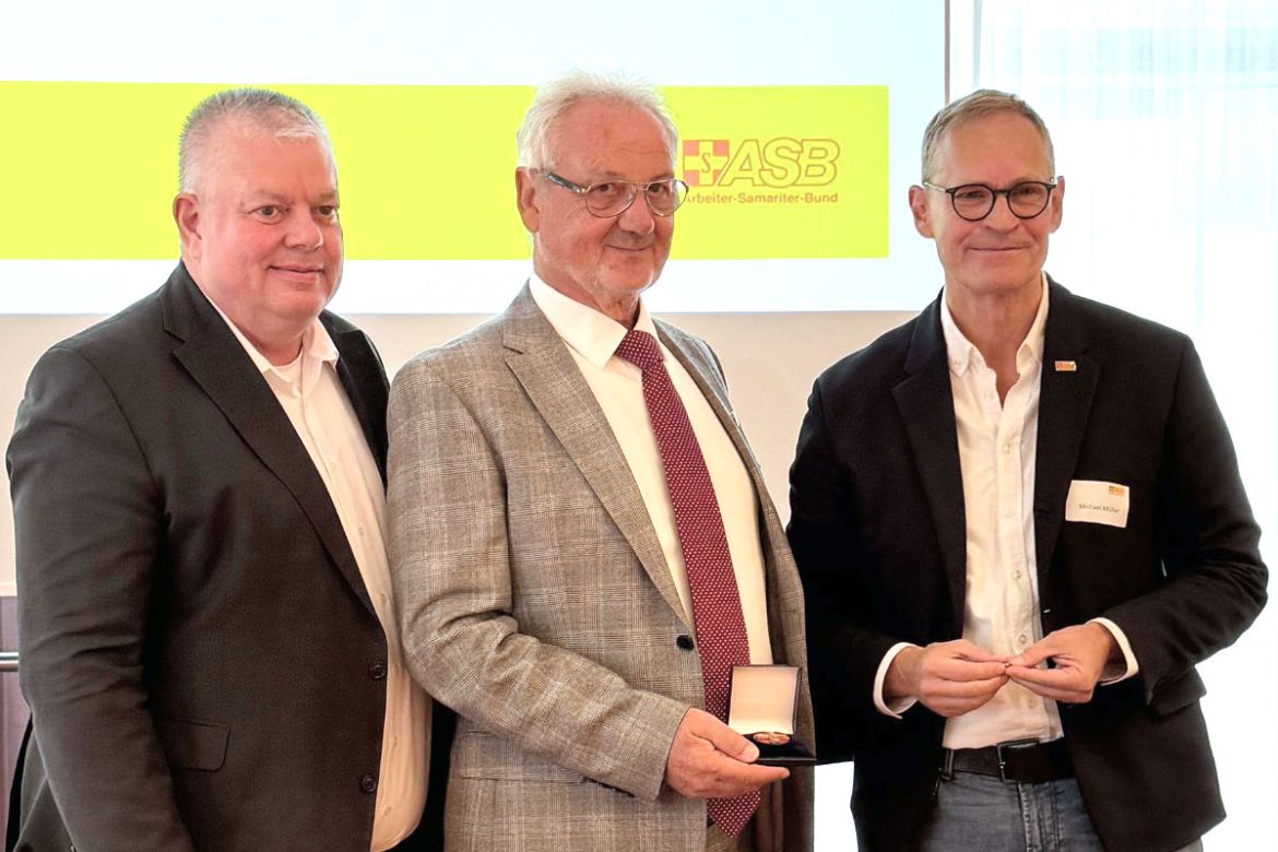 20260704_Ehrenkreuz-Detlef-Kuehn_c_Ricarda_Zahn.jpg